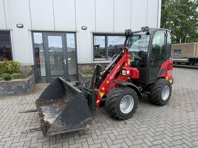 Schaffer 2034S Cabine Minishovel Kniklader 800u NWST