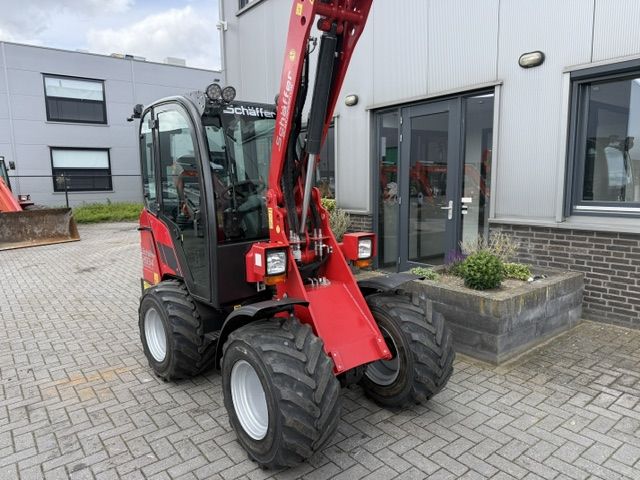 Schaffer 2034S Cabine Minishovel Kniklader 800u NWST