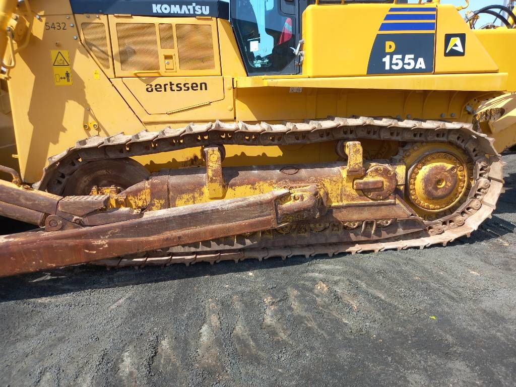 Komatsu D155A-6R (4pcs available for sale in Abu Dhabi)