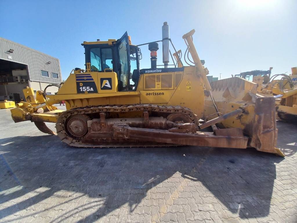 Komatsu D155A-6R (4pcs available for sale in Abu Dhabi)
