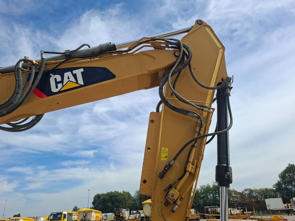 CAT 324EL
