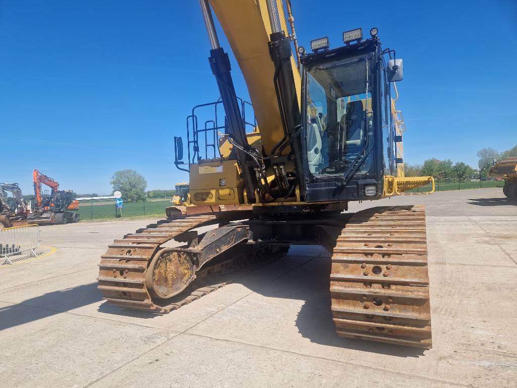 CAT 374FL