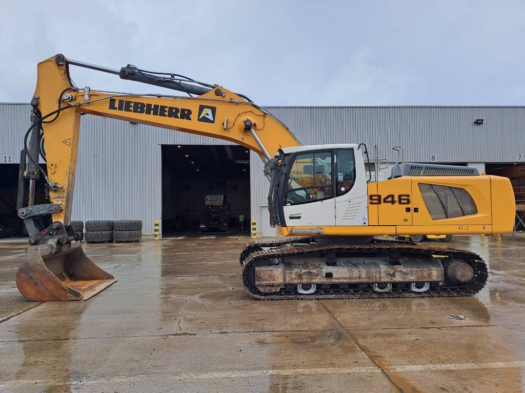 Liebherr R946LC