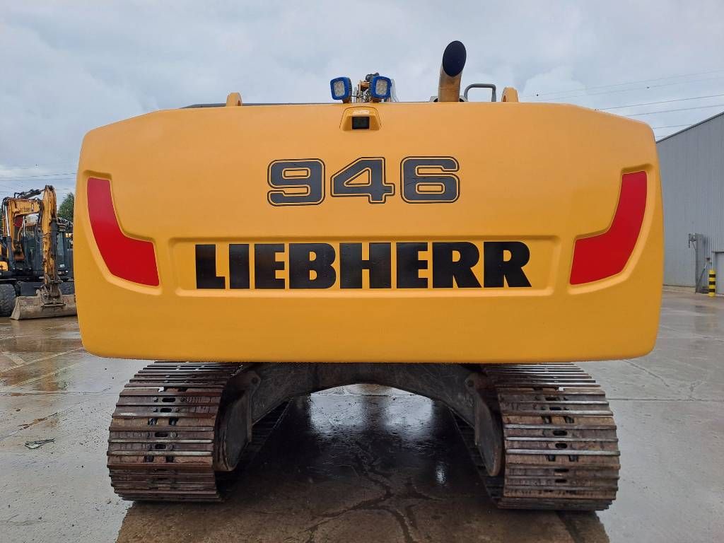 Liebherr R946LC
