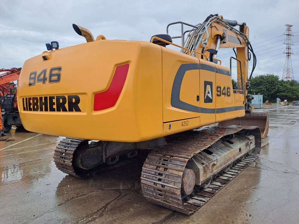 Liebherr R946LC