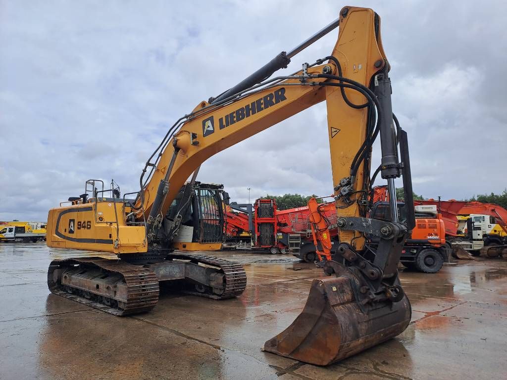 Liebherr R946LC