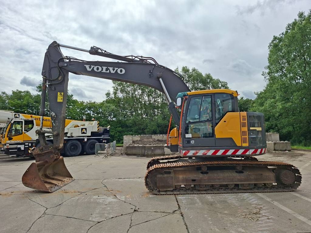 Volvo ECR235EL (+3 Buckets)