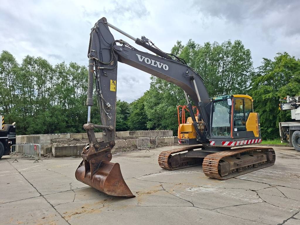 Volvo ECR235EL (+3 Buckets)