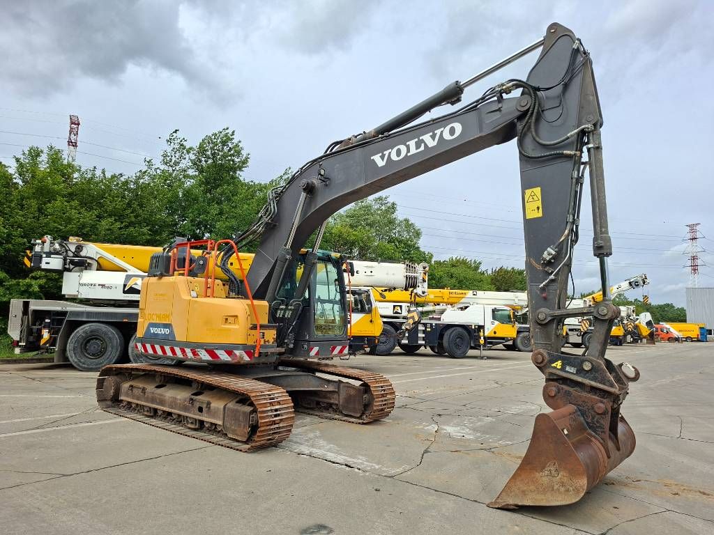 Volvo ECR235EL (+3 Buckets)