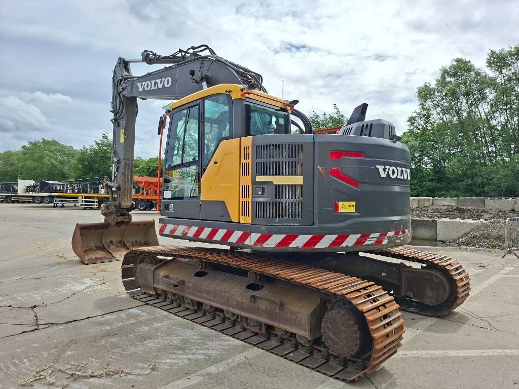 Volvo ECR235EL (+3 Buckets)
