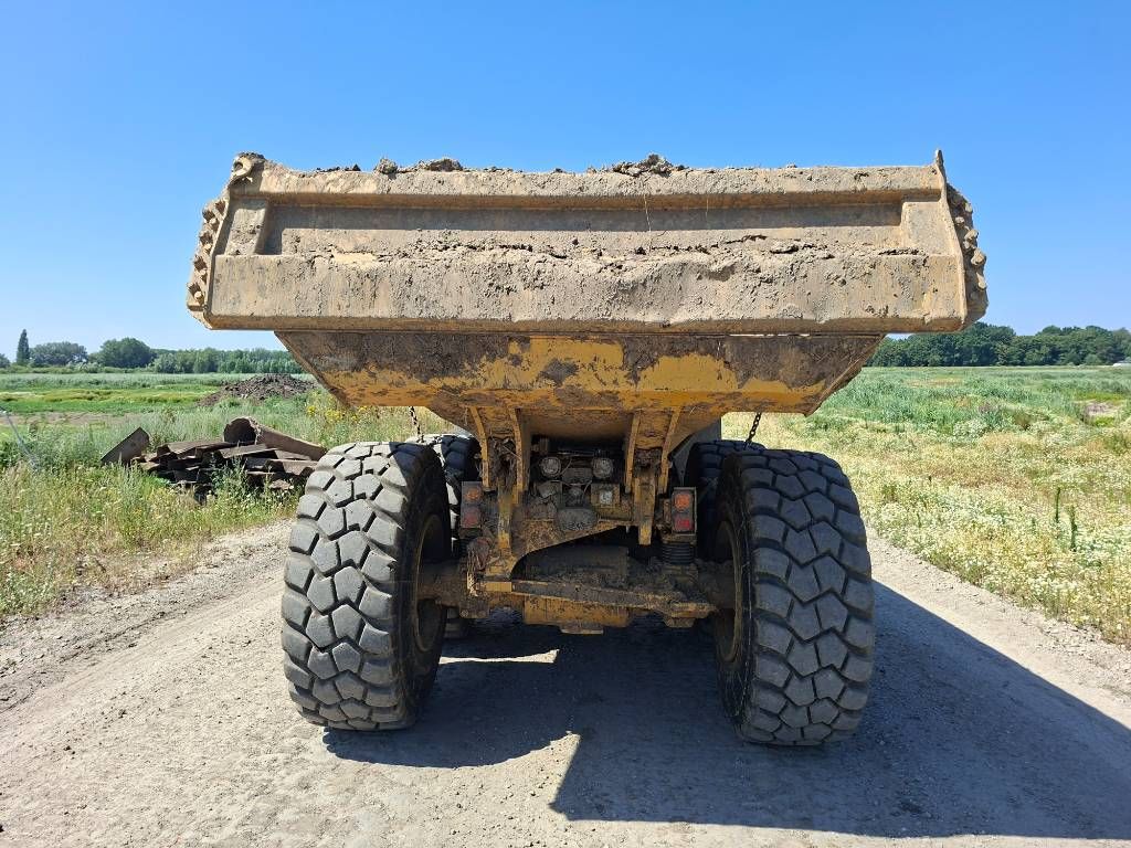 CAT 725C2