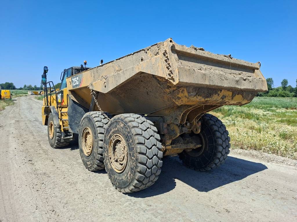 CAT 725C2