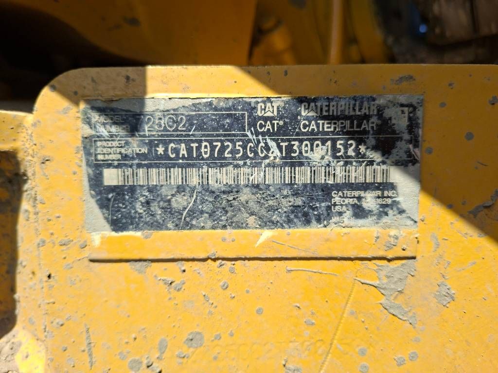 CAT 725C2