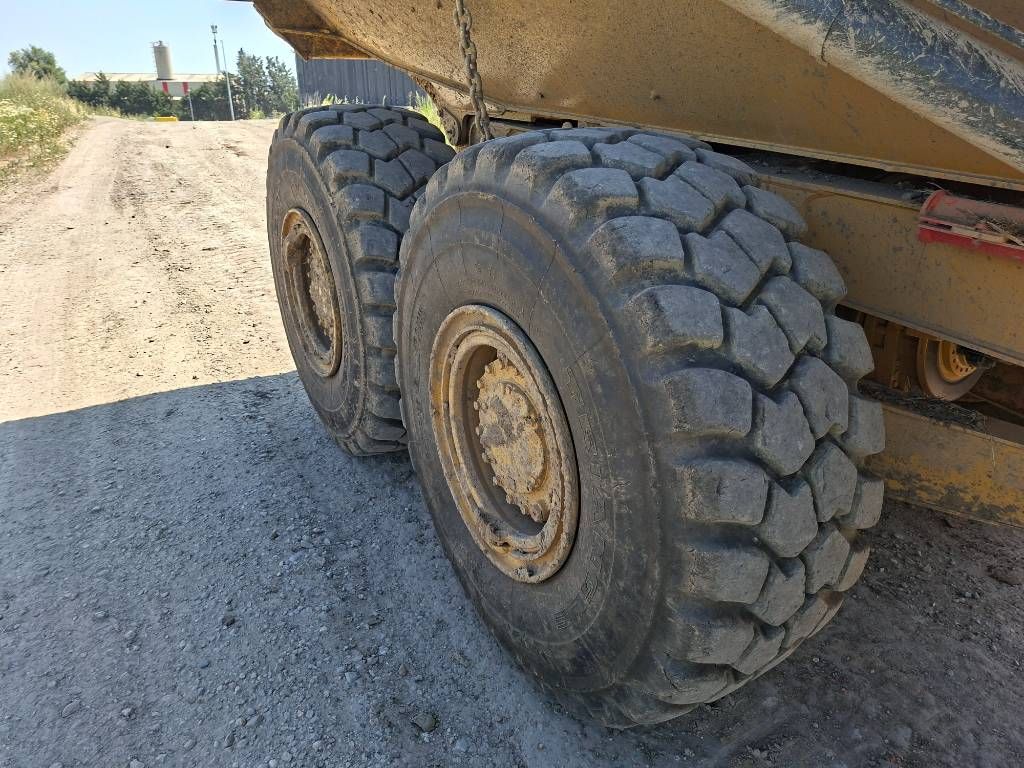 CAT 725C2