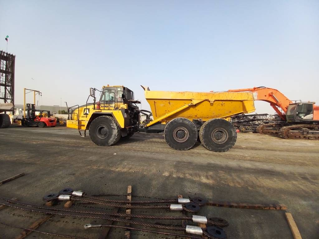 Komatsu HM400-3R (4pcs available for sale in Abu Dhabi)