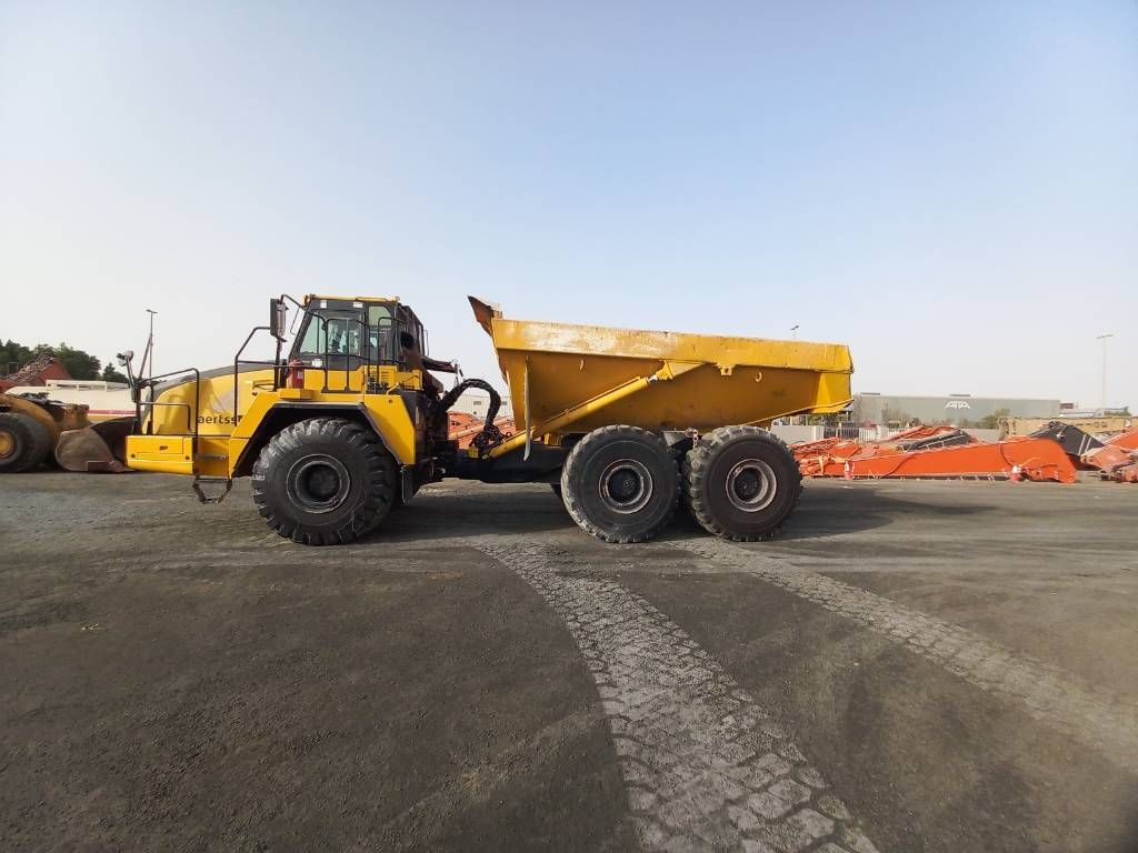 Komatsu HM400-3R (4pcs available for sale in Abu Dhabi)
