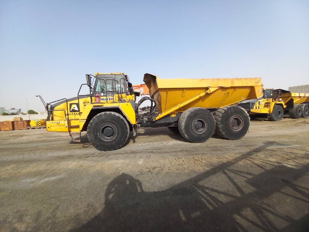 Komatsu HM400-3R (4pcs available for sale in Abu Dhabi)