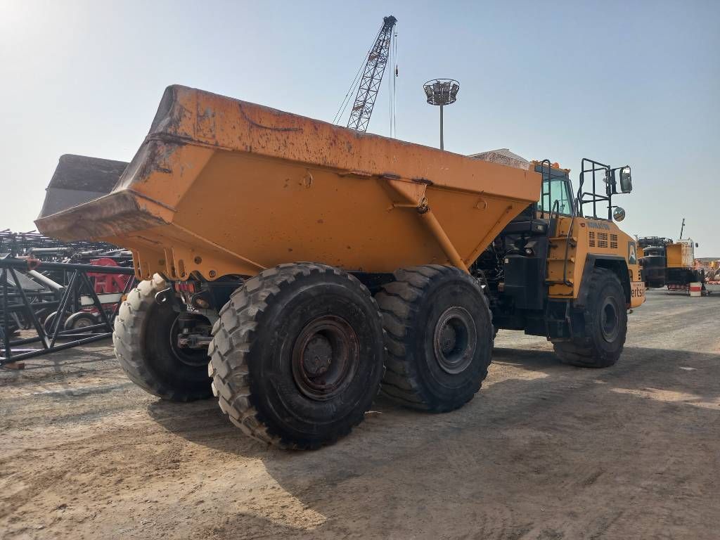 Komatsu HM400-3R (4pcs available for sale in Abu Dhabi)
