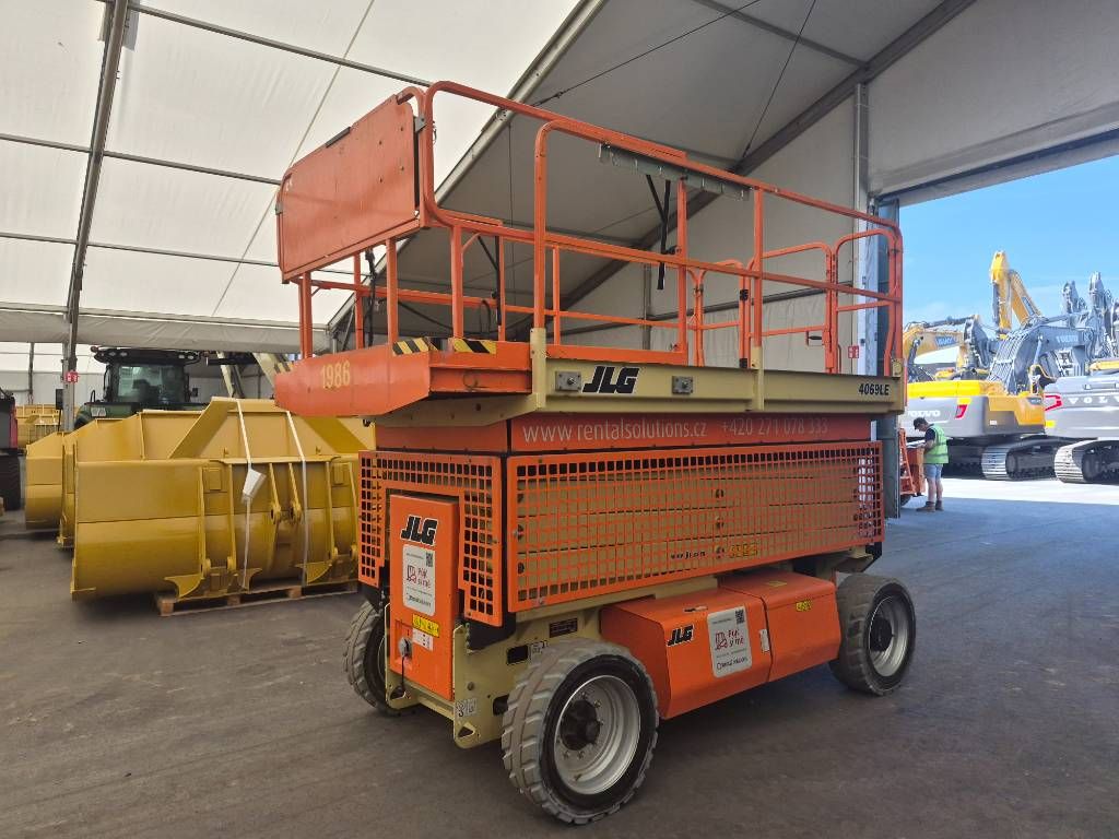 JLG 4096 LE