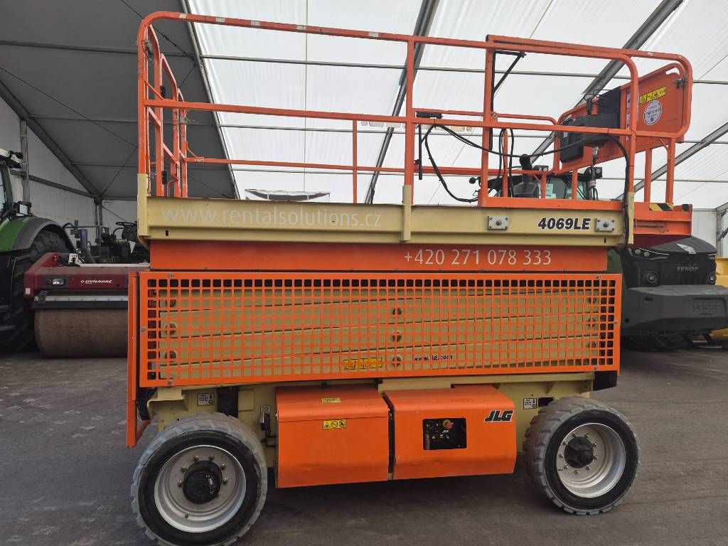 JLG 4096 LE