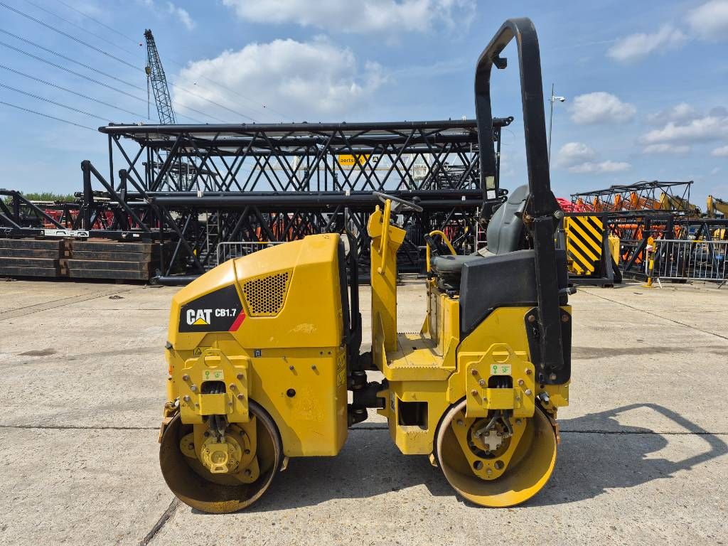 CAT CB 1.7