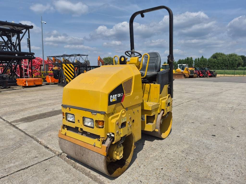 CAT CB 1.7
