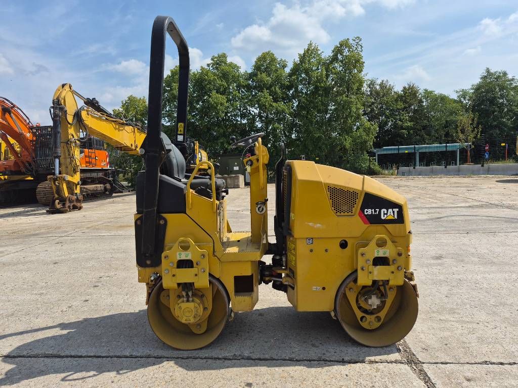 CAT CB 1.7