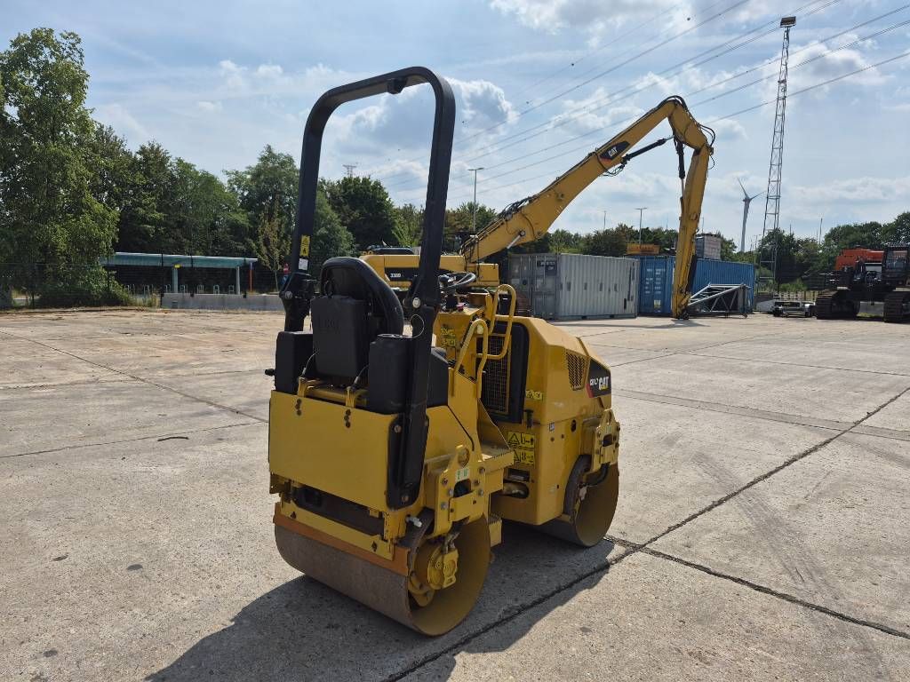 CAT CB 1.7