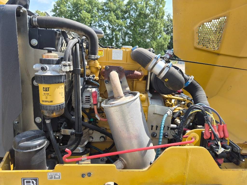 CAT CB 1.7