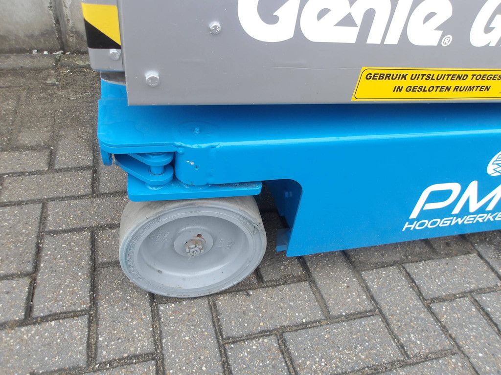 Genie GR-15 Electric Mast Lift 6.50m 2012