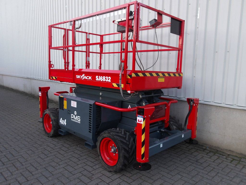 Schaarhoogwerker Skyjack SJ6832RT Diesel 11.75m 2018