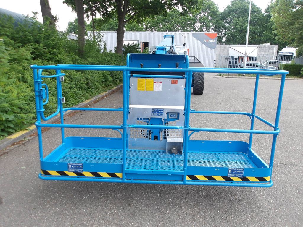 Teleskoparbeitsbühne Genie S-125 40,10 m Diesel 2013