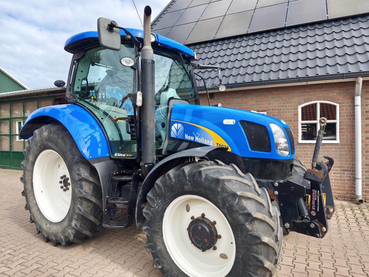 Mooie New Holland T 6020 Elite