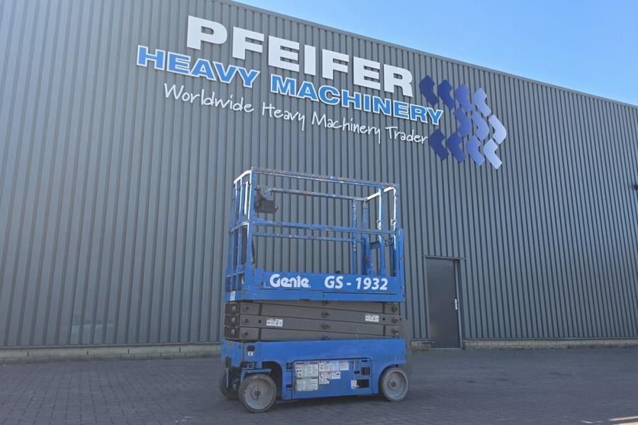 Genie GS1932 Electric, Working Height 7.8 m, 227kg Capac