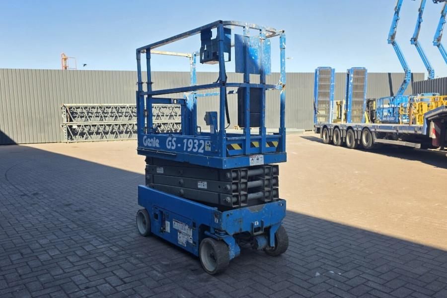 Genie GS1932 Electric, Working Height 7.8 m, 227kg Capac