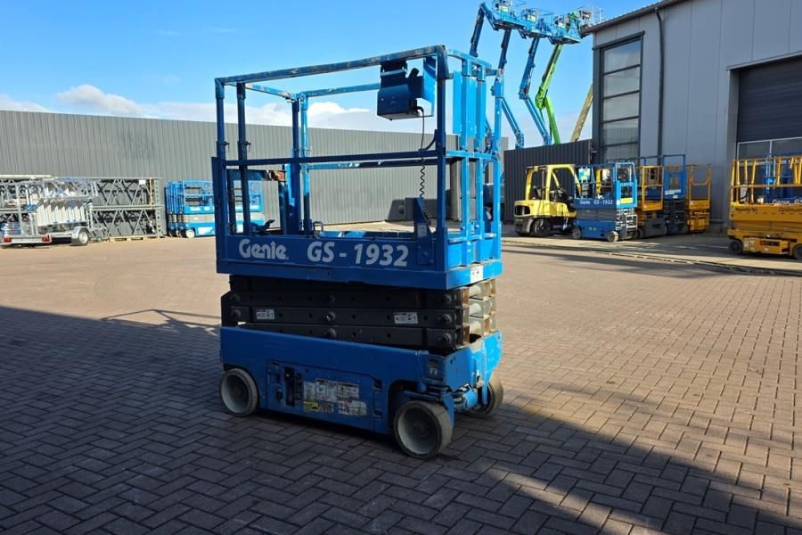 Genie GS1932 Electric, Working Height 7.8 m, 227kg Capac