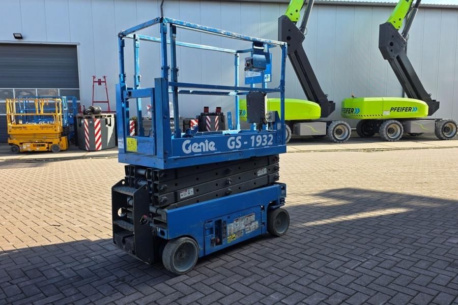 Genie GS1932 Electric, Working Height 7.8 m, 227kg Capac
