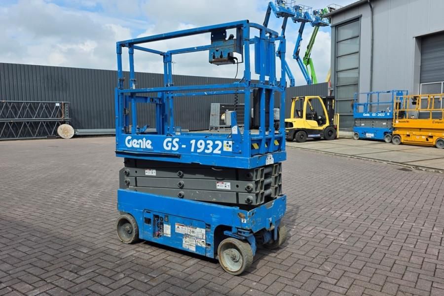 Genie GS1932 Electric, Working Height 7.8 m, 227kg Capac