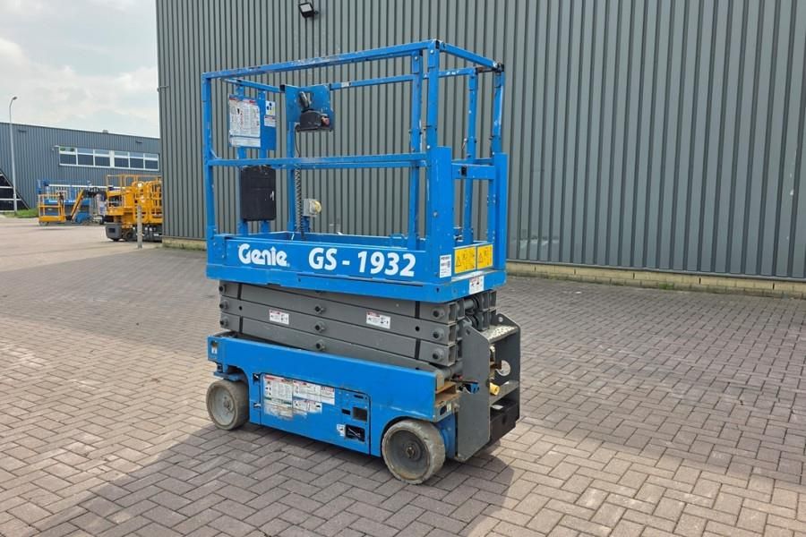Genie GS1932 Electric, Working Height 7.8 m, 227kg Capac