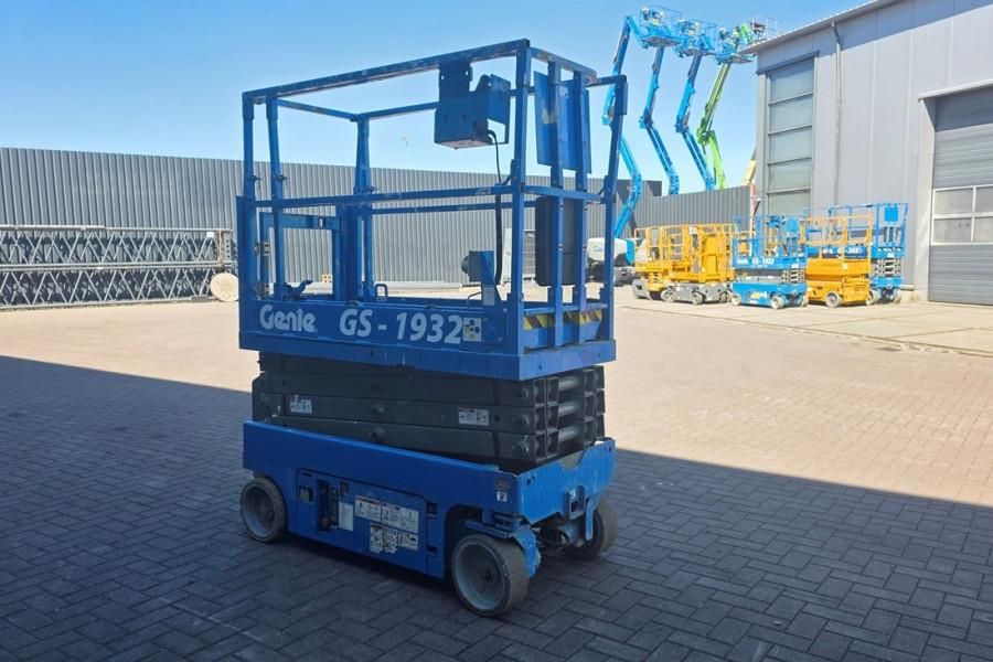 Genie GS1932 Electric, Working Height 7.8 m, 227kg Capac