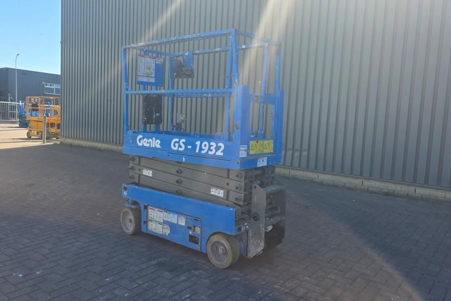 Genie GS1932 Electric, Working Height 7.8 m, 227kg Capac