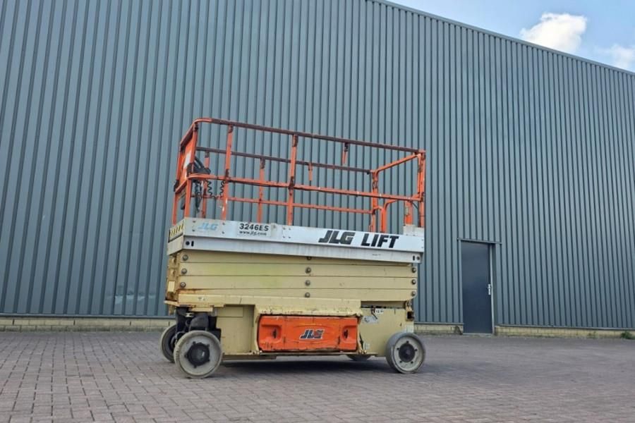 JLG 3246ES Electric, 11.7m Working Height, 320kg Capac