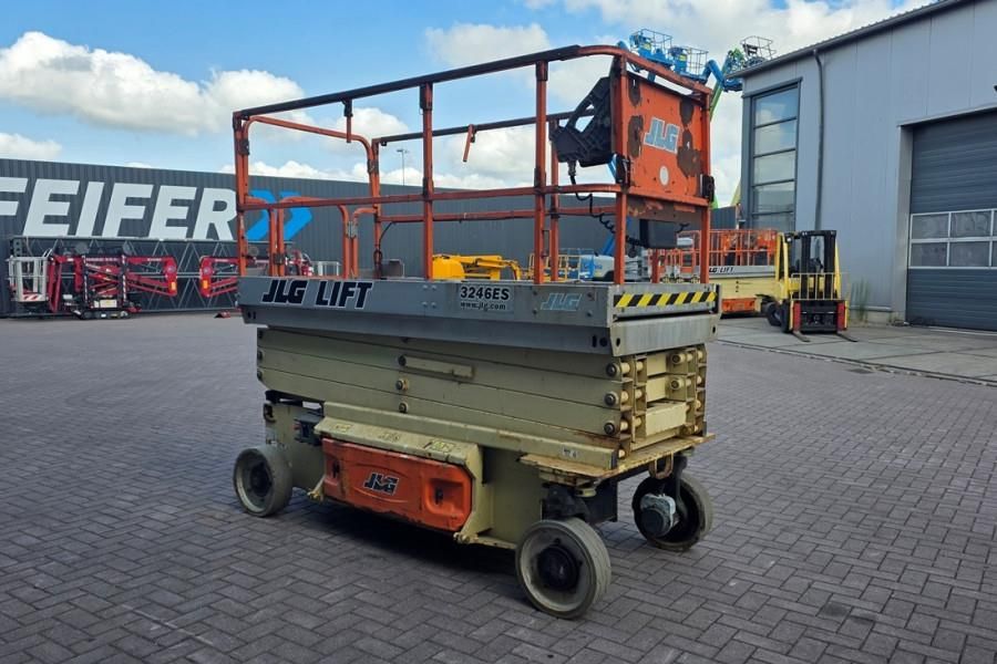 JLG 3246ES Electric, 11.7m Working Height, 320kg Capac