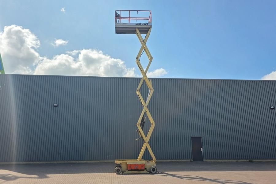 JLG 3246ES Electric, 11.7m Working Height, 320kg Capac
