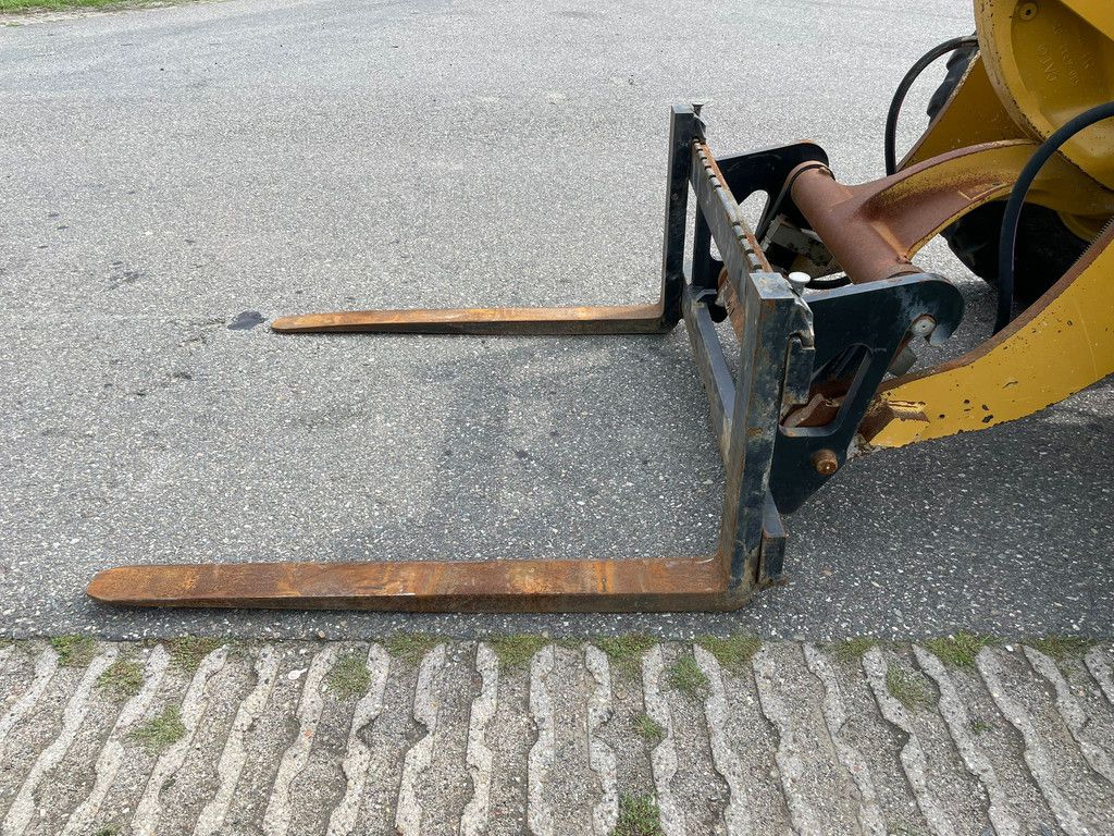 Caterpillar 908