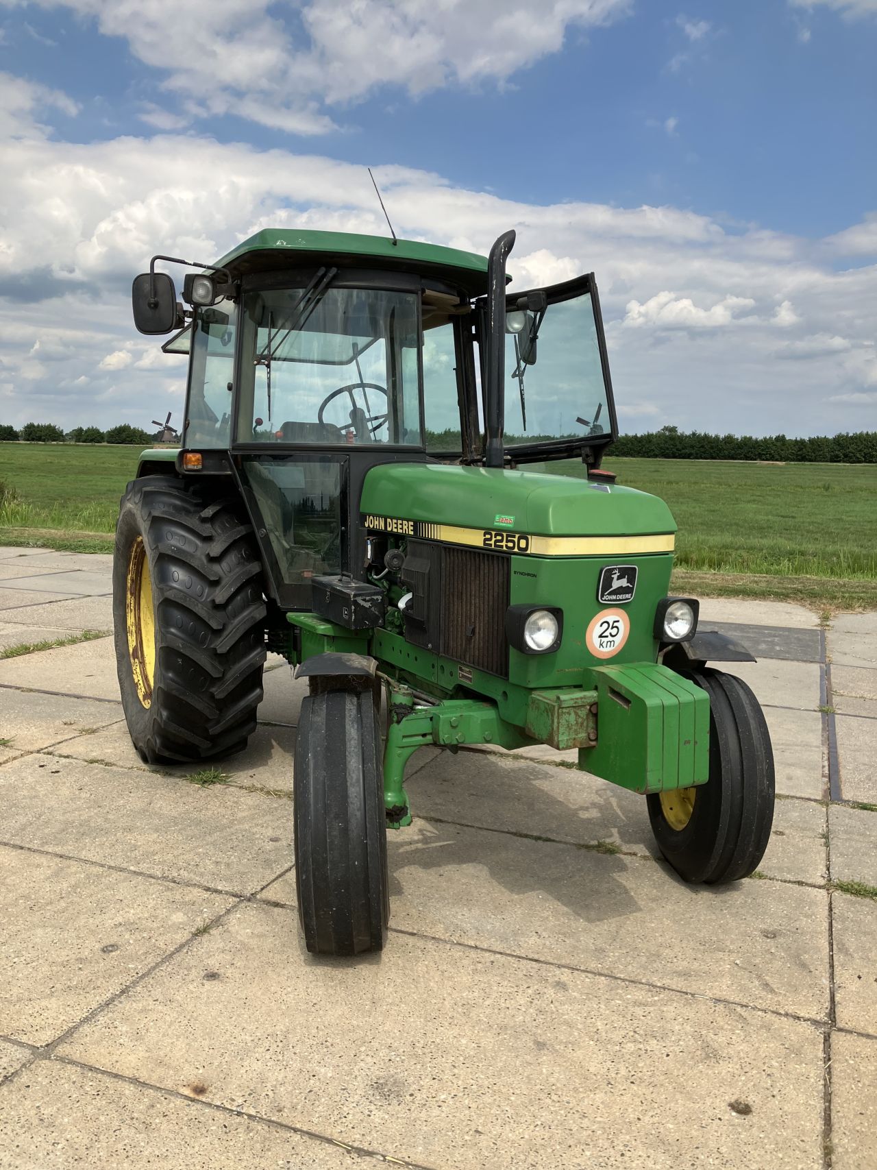 John deere 2250