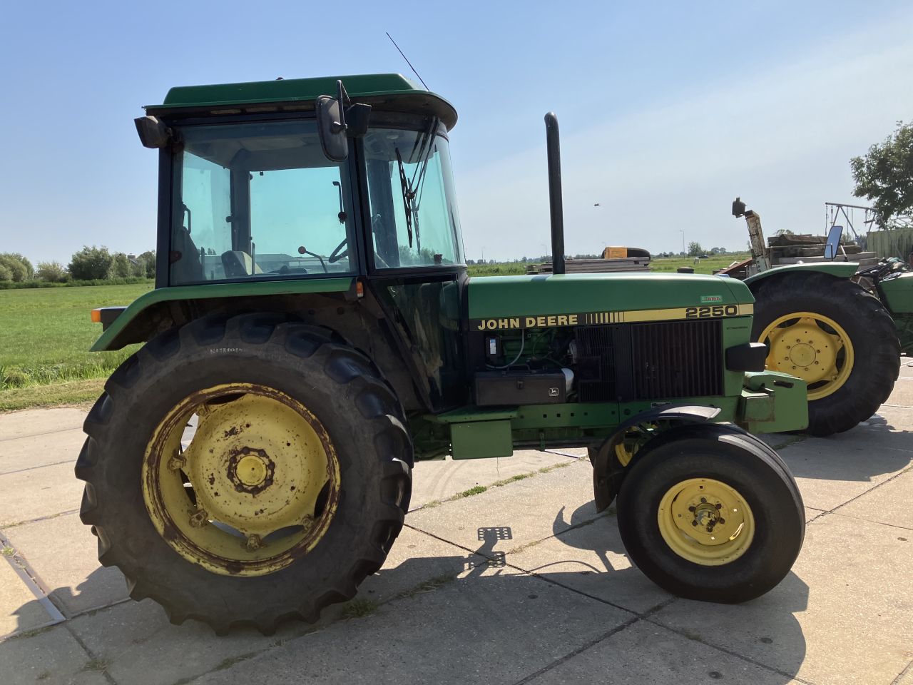 John deere 2250