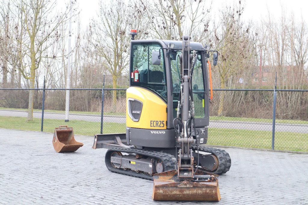 Volvo ECR25 ELECTRIC | JECR25D | TILTBUCKET | BUCKET | LOW HOURS