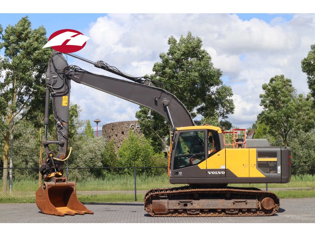 Volvo EC220EL | EC 220 EL | TILT ROTATOR | BUCKET