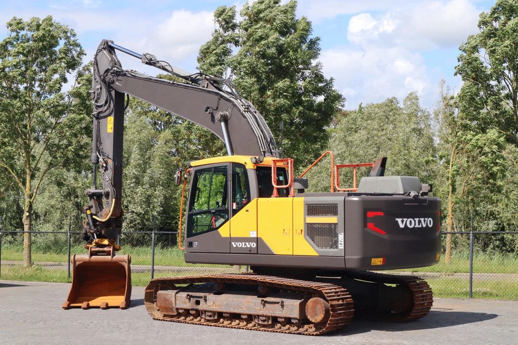 Volvo EC220EL | EC 220 EL | TILT ROTATOR | BUCKET